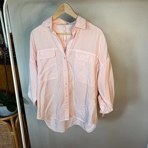 Aritzia / The Group by Babaton / Button Up / Light Pink / Size M